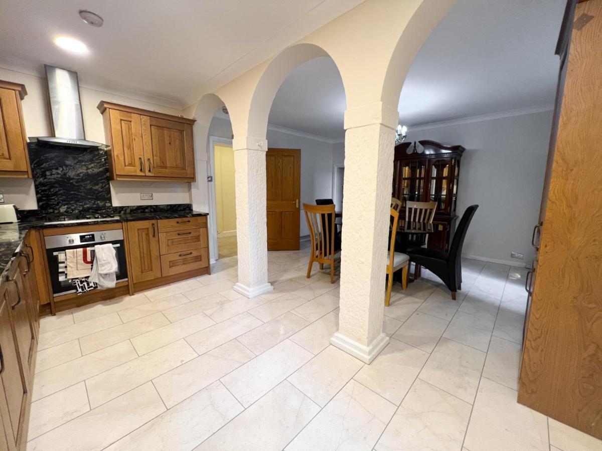 Spacious Flat Sleeps 8 Near Princes Street Edinburgh Bagian luar foto