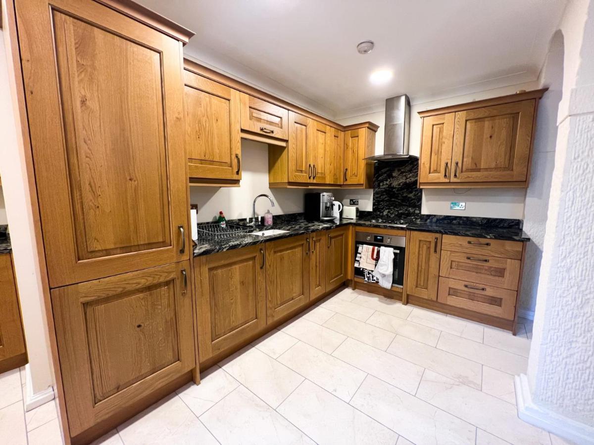 Spacious Flat Sleeps 8 Near Princes Street Edinburgh Bagian luar foto
