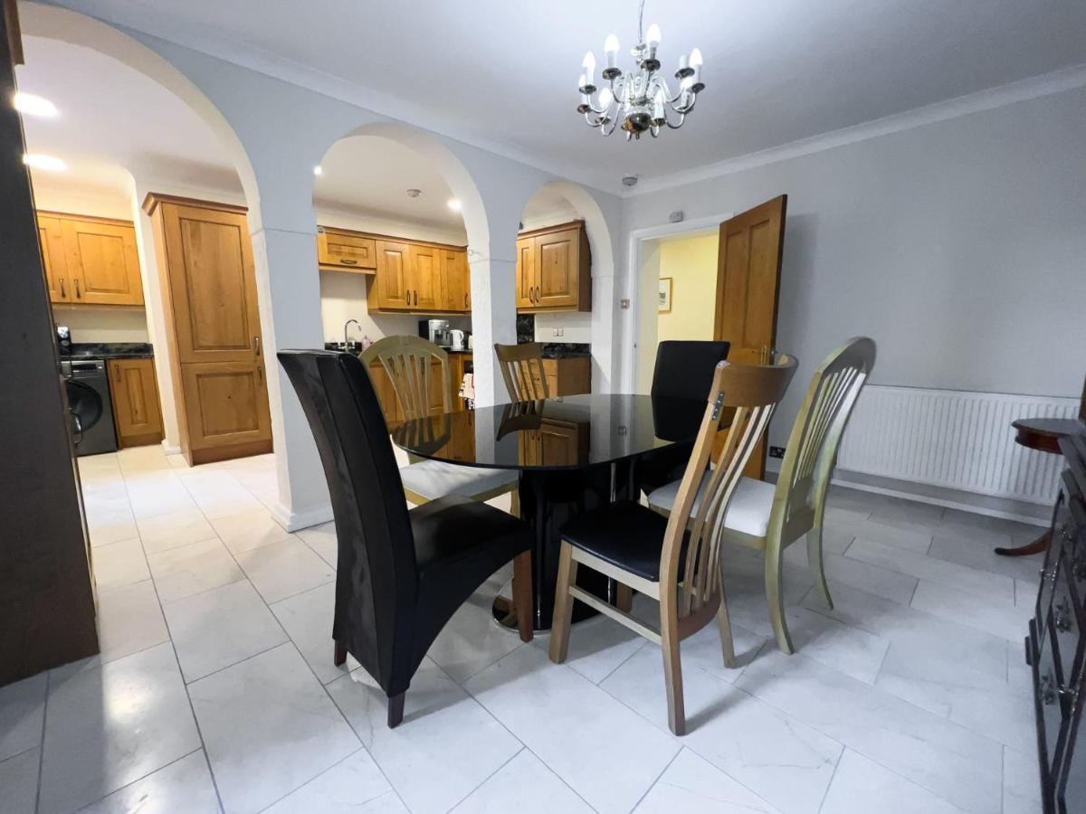 Spacious Flat Sleeps 8 Near Princes Street Edinburgh Bagian luar foto