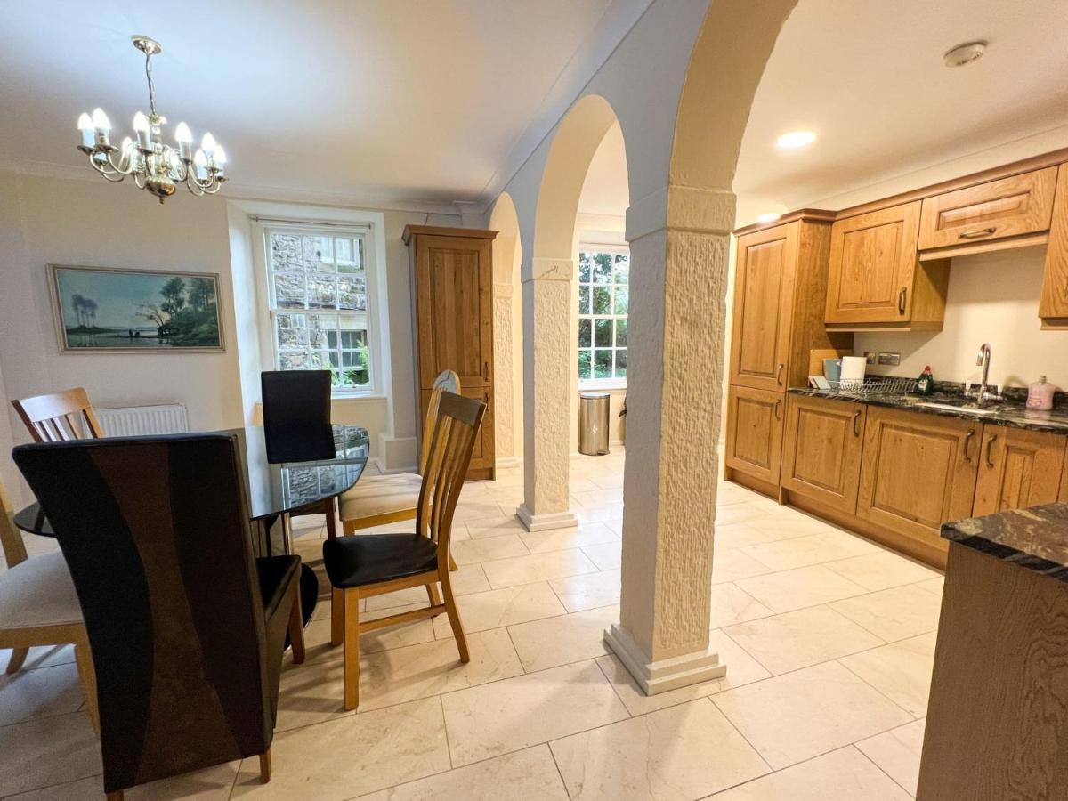 Spacious Flat Sleeps 8 Near Princes Street Edinburgh Bagian luar foto