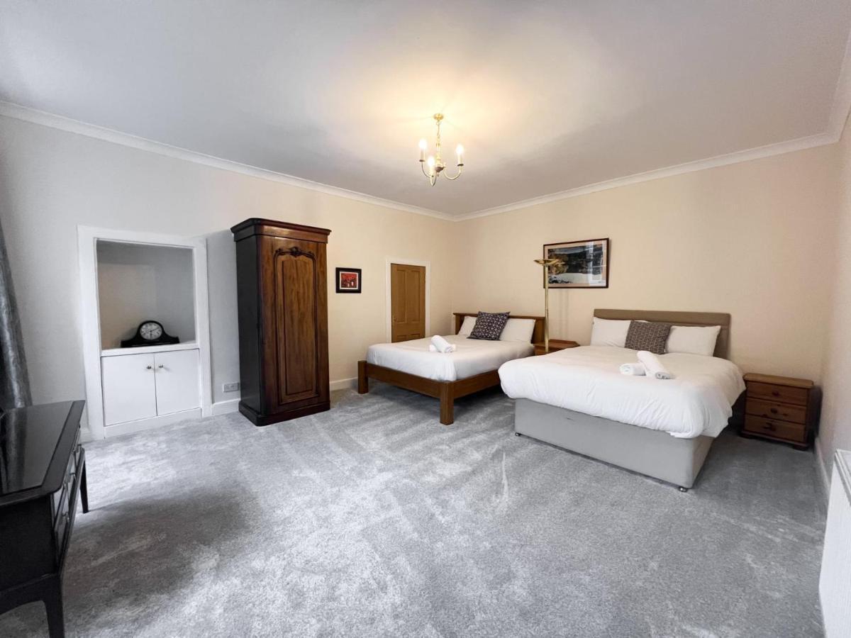 Spacious Flat Sleeps 8 Near Princes Street Edinburgh Bagian luar foto