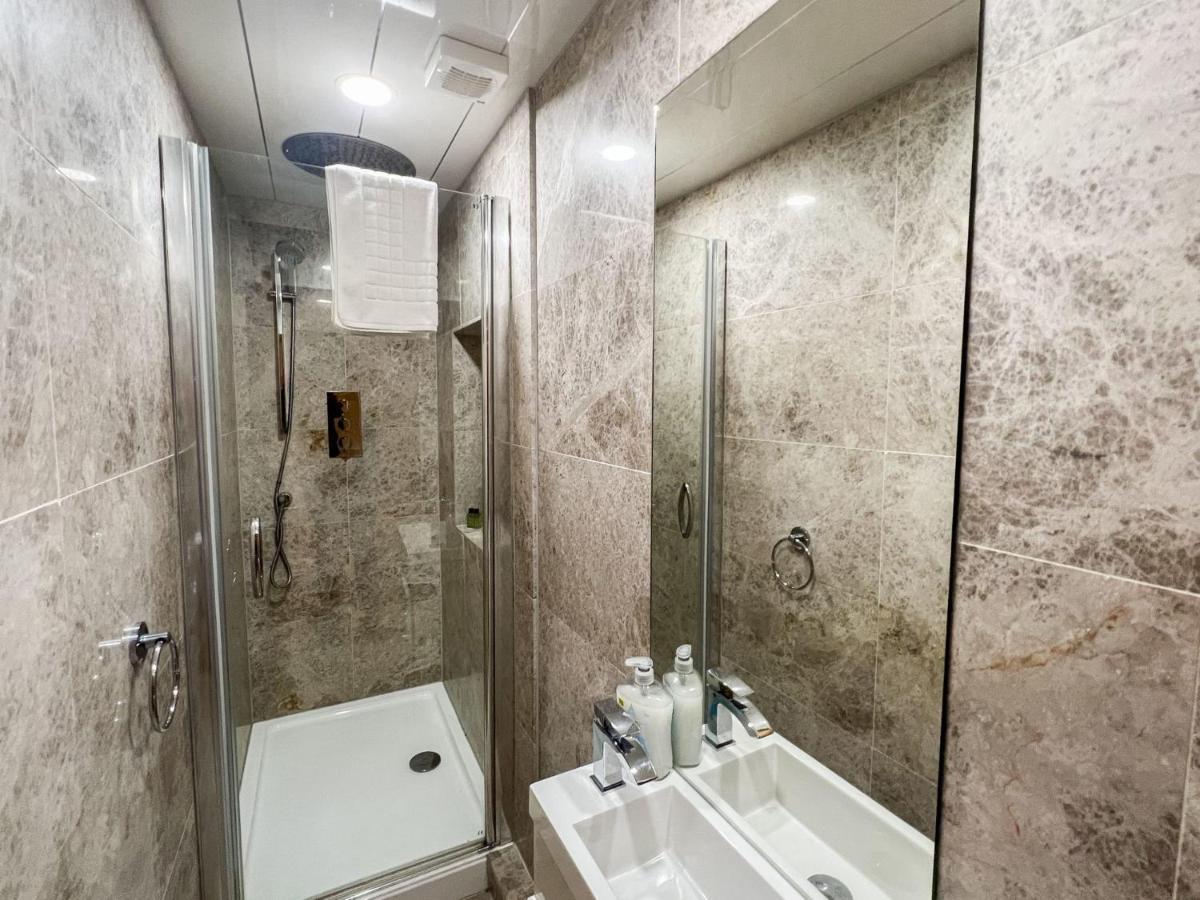 Spacious Flat Sleeps 8 Near Princes Street Edinburgh Bagian luar foto