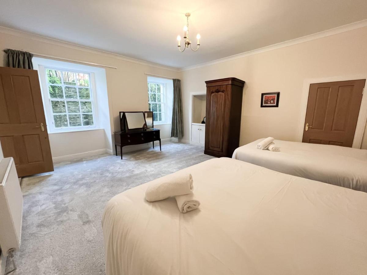 Spacious Flat Sleeps 8 Near Princes Street Edinburgh Bagian luar foto