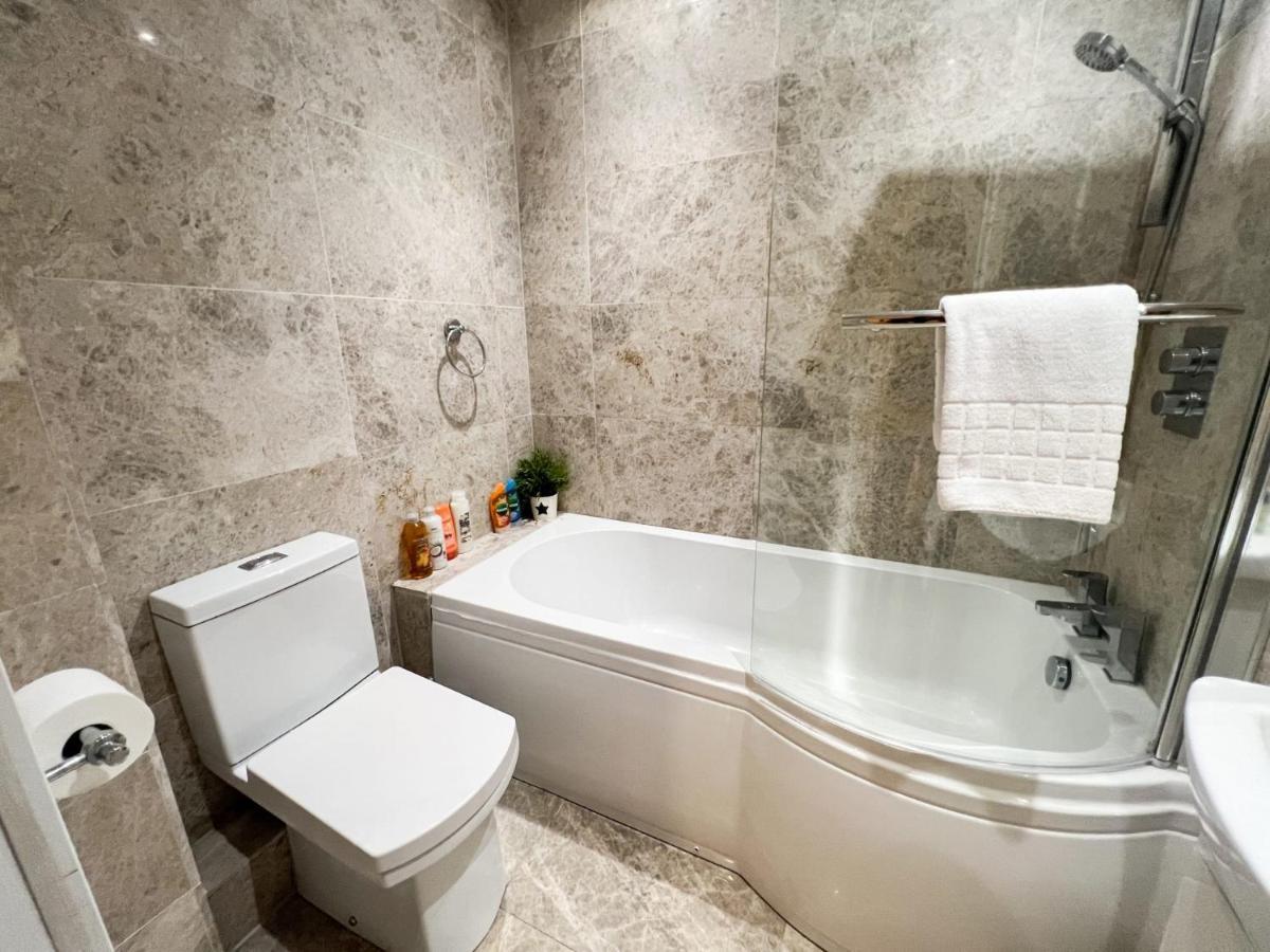 Spacious Flat Sleeps 8 Near Princes Street Edinburgh Bagian luar foto