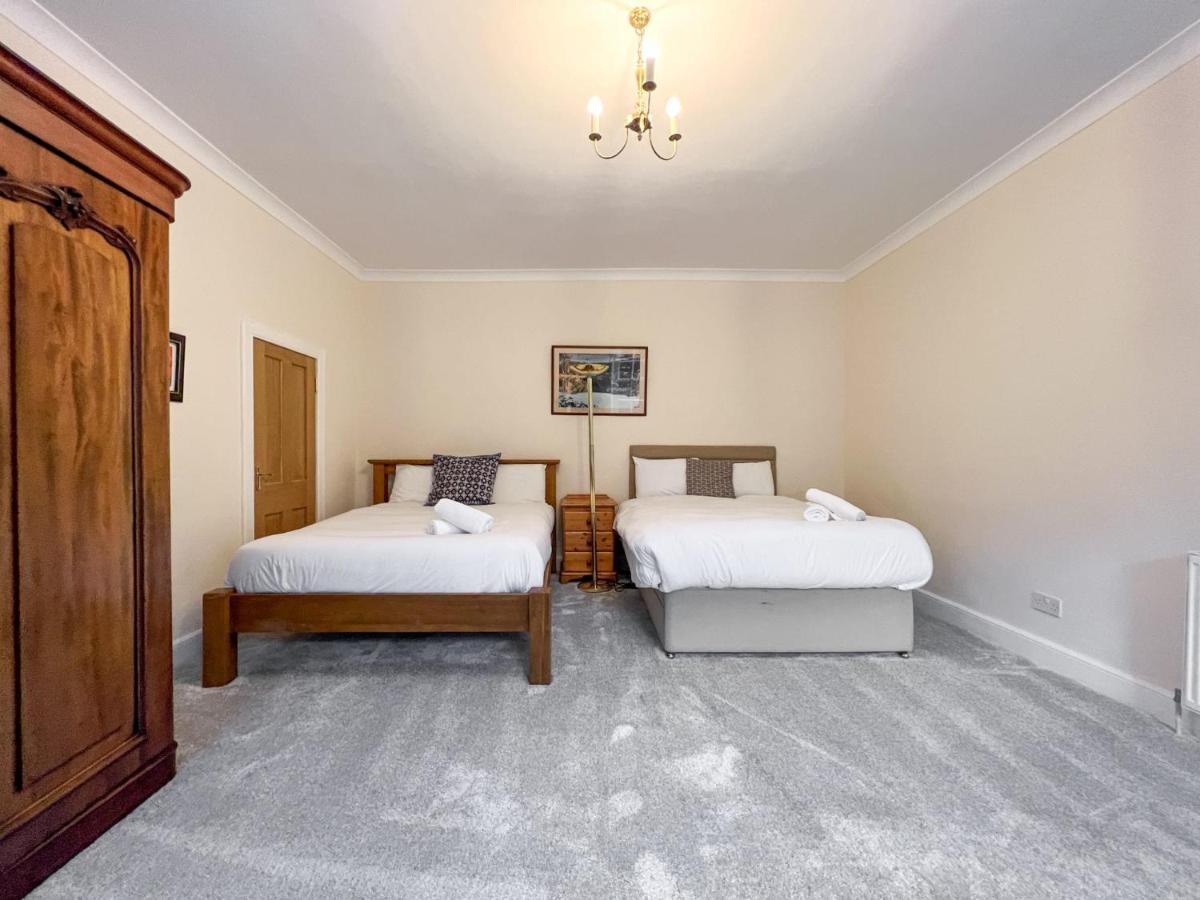 Spacious Flat Sleeps 8 Near Princes Street Edinburgh Bagian luar foto