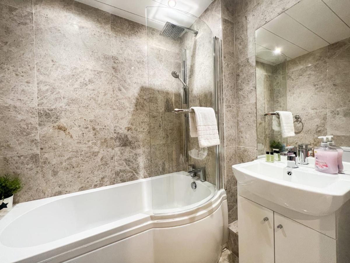 Spacious Flat Sleeps 8 Near Princes Street Edinburgh Bagian luar foto
