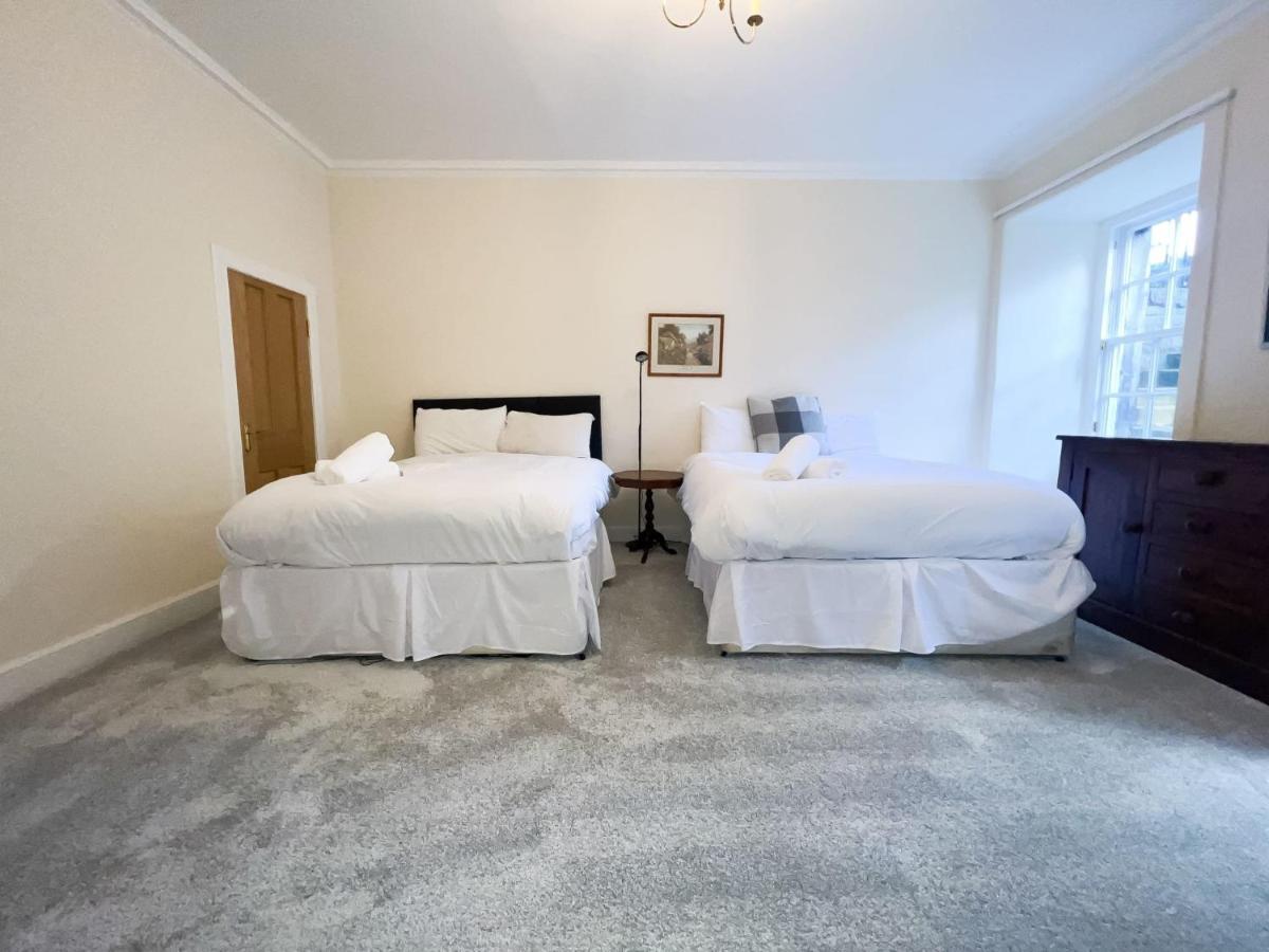 Spacious Flat Sleeps 8 Near Princes Street Edinburgh Bagian luar foto